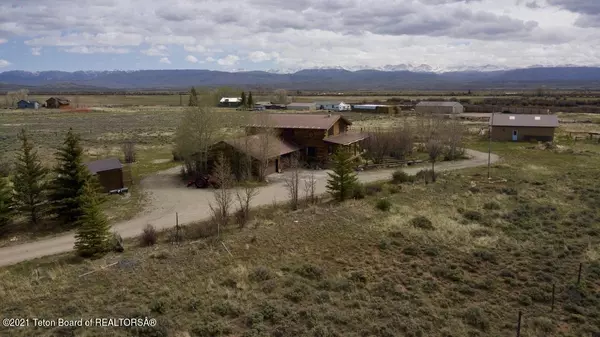 21 EAGLE EYE Road, Cora, WY 82925