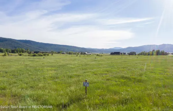 9286 TIMBERLINE Loop, Victor, ID 83455