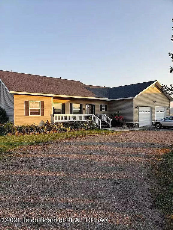 Grover, WY 83122,5 W STRAIGHT & NARROW Drive