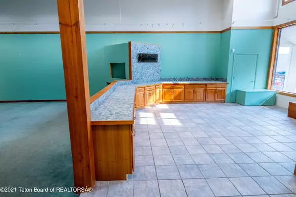 Jackson, WY 83001,165 CENTER Street #1