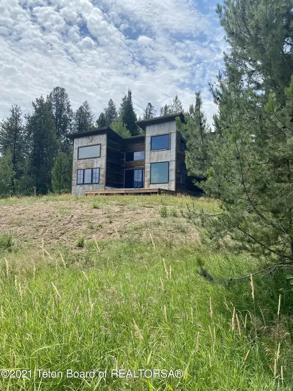 Alpine, WY 83128,193 CARIBOU FOREST Drive