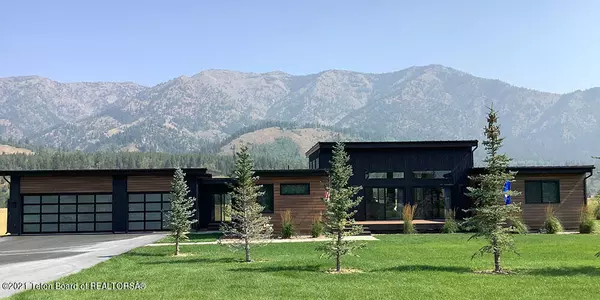 757 ALPINE VILLAGE Loop, Alpine, WY 83128