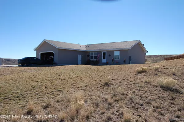 28 CHEYENNE Trail, Boulder, WY 82923