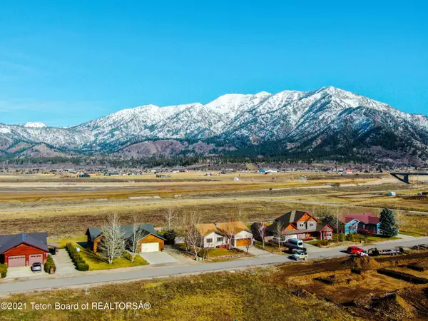 317 SNAKE RIVER DRIVE, Alpine, WY 83128