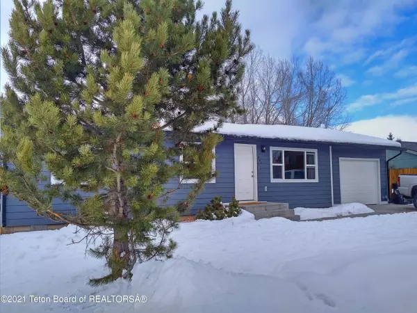 444 S LINCOLN Avenue, Pinedale, WY 82941