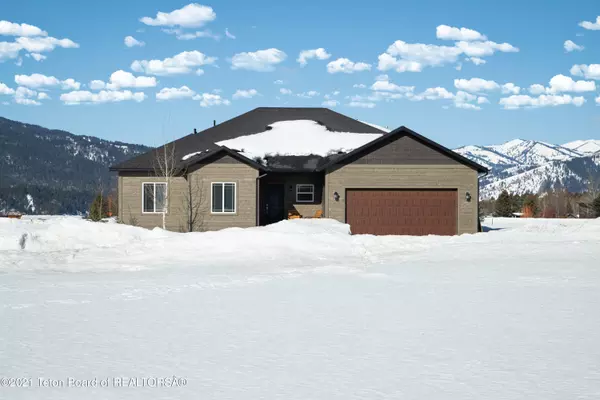 17 OATGRASS Street, Alpine, WY 83128