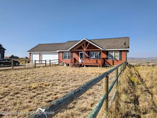 13 W SHOSHONE Trail, Boulder, WY 82923