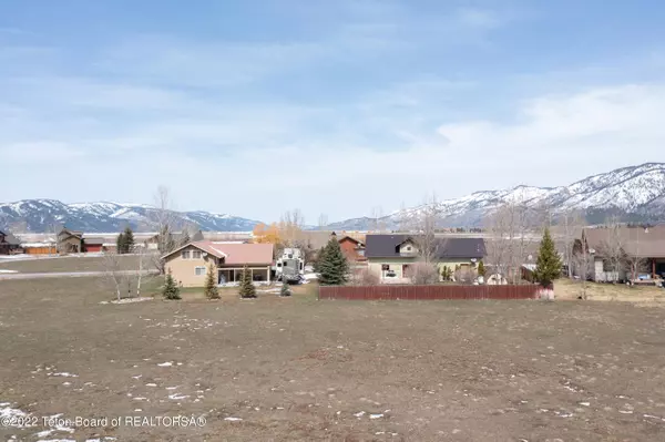 456 RIVER VIEW Drive, Alpine, WY 83128