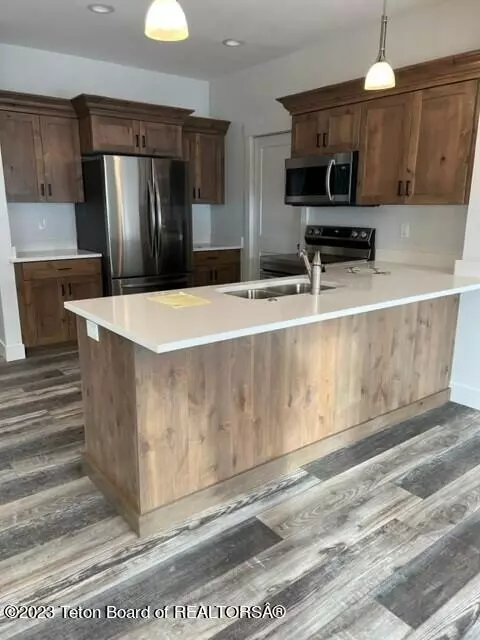 Alpine, WY 83128,255 RIVER CIRCLE #19