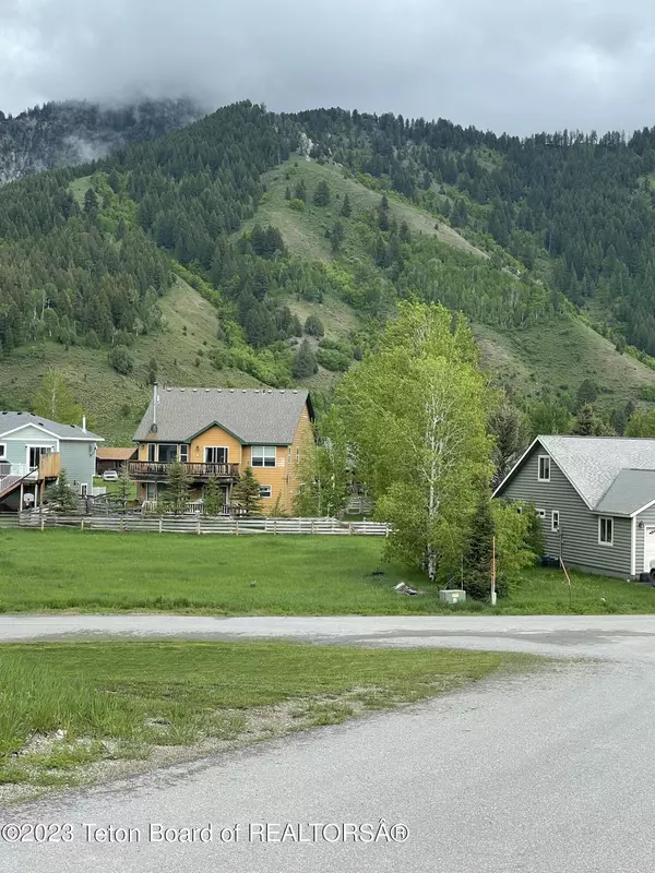 Alpine, WY 83128,450 GREYS RIVER Loop
