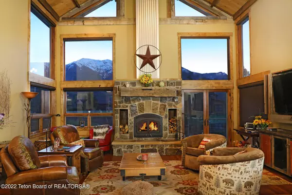 Alpine, WY 83128,592 AIRPORT Drive #4