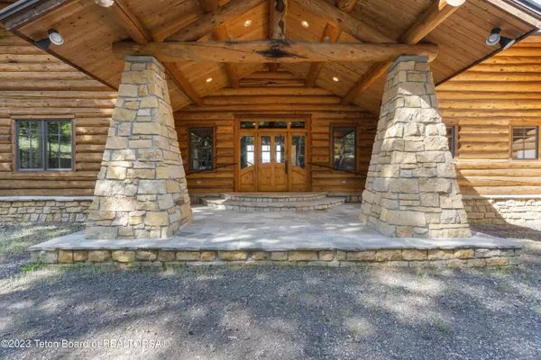 Dubois, WY 82513,32 ASPEN MEADOWS Road