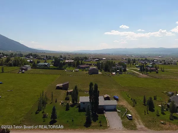 1015 SADDLE Drive, Etna, WY 83120