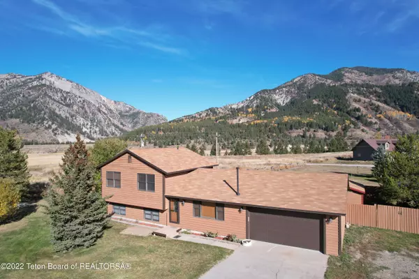240 RIVER BENCH Road, Alpine, WY 83128