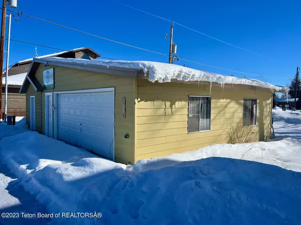 120 E MILL Street, Pinedale, WY 82941