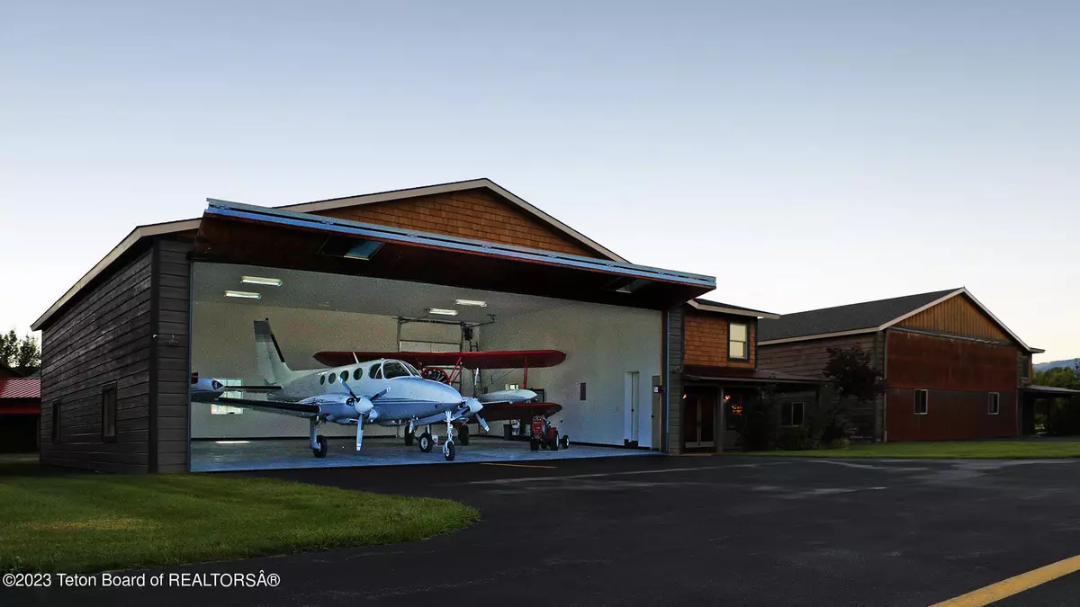 Alpine, WY 83128,322 AIRPORT DR 2