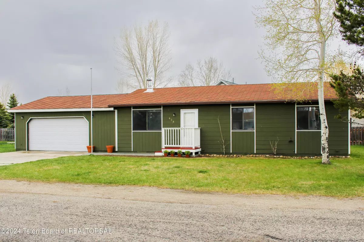 Pinedale, WY 82941,438 AGATE Street