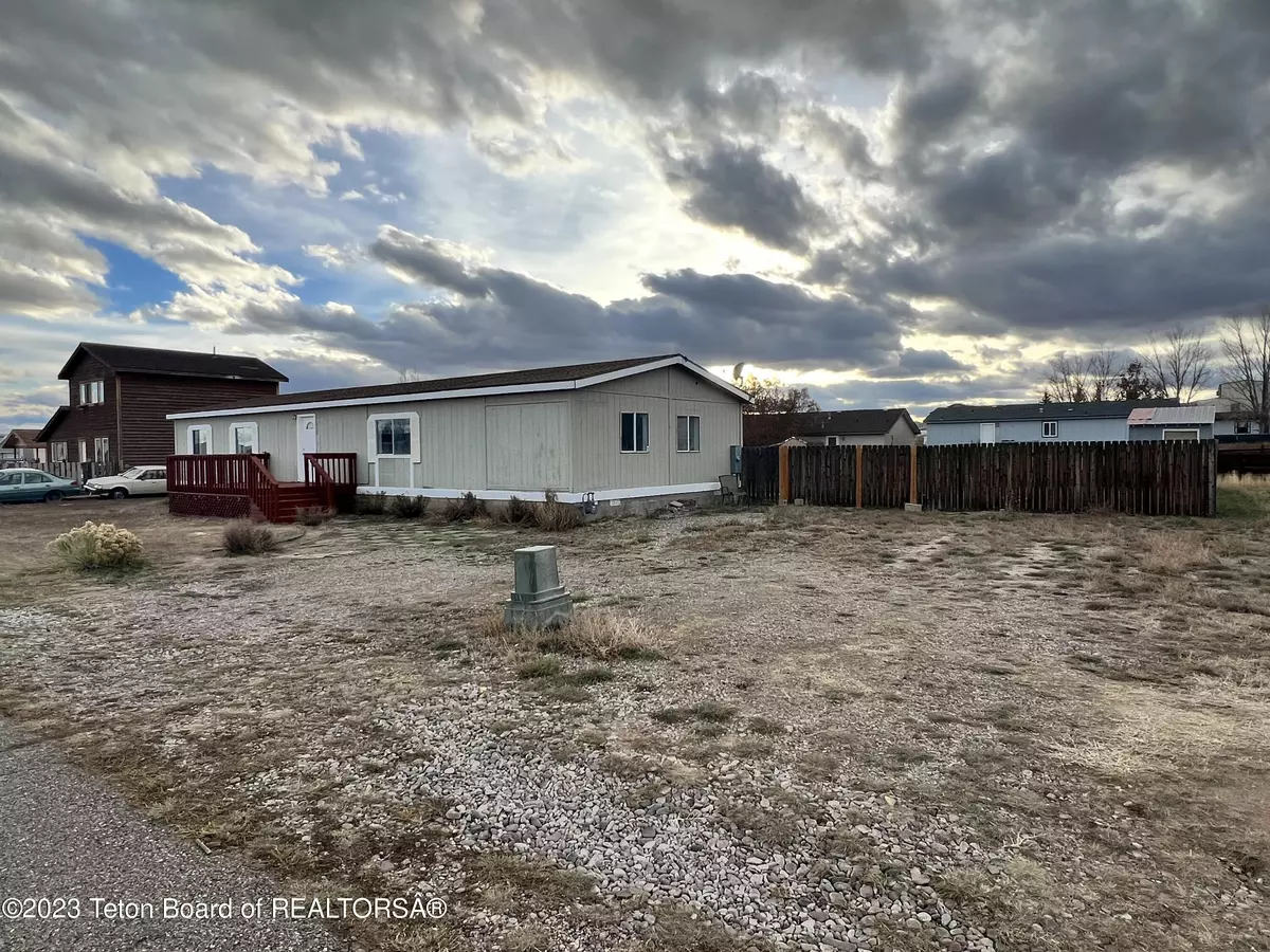 Labarge, WY 83123,424 MAPLE Street