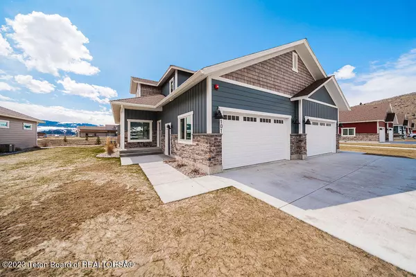 101 CREEKSIDE Lane, Swan Valley, ID 83449