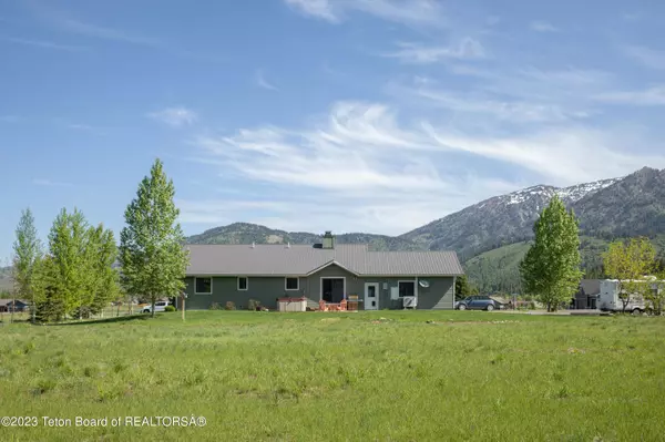 12 ASTER LOOP, Alpine, WY 83128