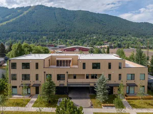 Jackson, WY 83001,440 W KELLY Avenue #2
