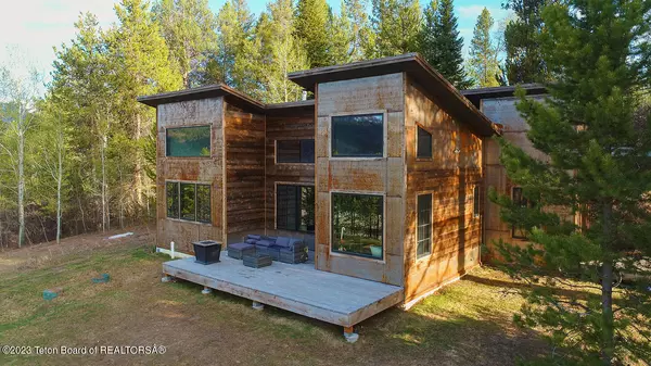 Alpine, WY 83128,193 CARIBOU FOREST DRIVE