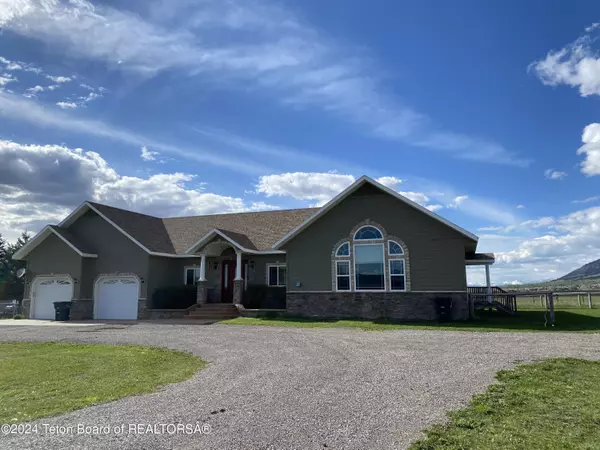 827 LOST CREEK RD, Thayne, WY 83127