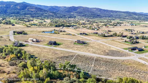 9187 TIMBERLINE Loop, Victor, ID 83455