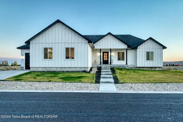 550 MEADOWOOD Street, Pinedale, WY 82941