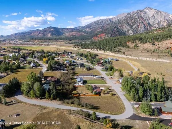 Alpine, WY 83128,522 THREE RIVERS Drive