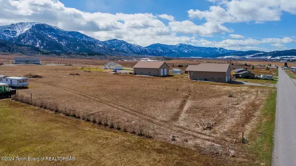 2 BENCH ROAD, Bedford, WY 83112