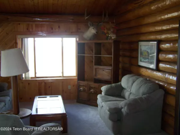 Cora, WY 82925,180 SNOWMOBILE Lane