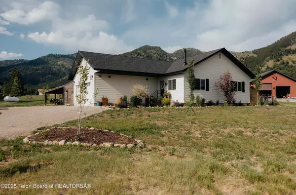 585 CEDAR CREEK Drive, Star Valley Ranch, WY 83127