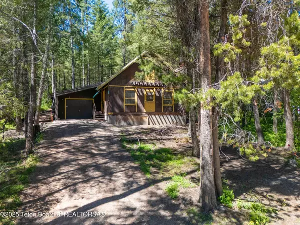 Alpine, WY 83128,739 PINECREST