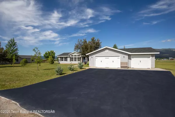 Etna, WY 83118,135 SPUR Loop