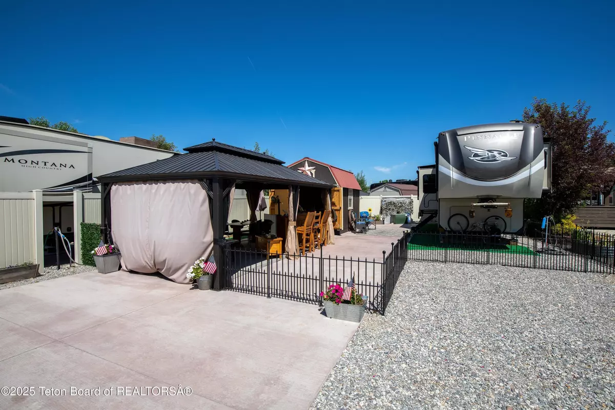 Thayne, WY 83127,848 BUCKBOARD Drive