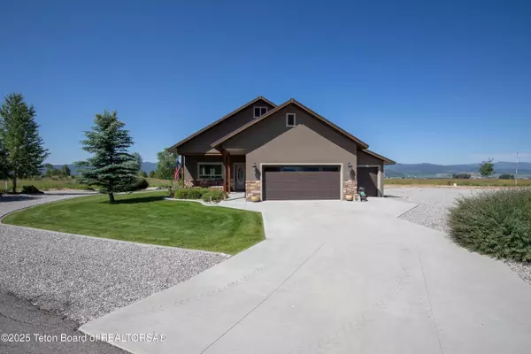 Thayne, WY 83127,98 PINYON Street