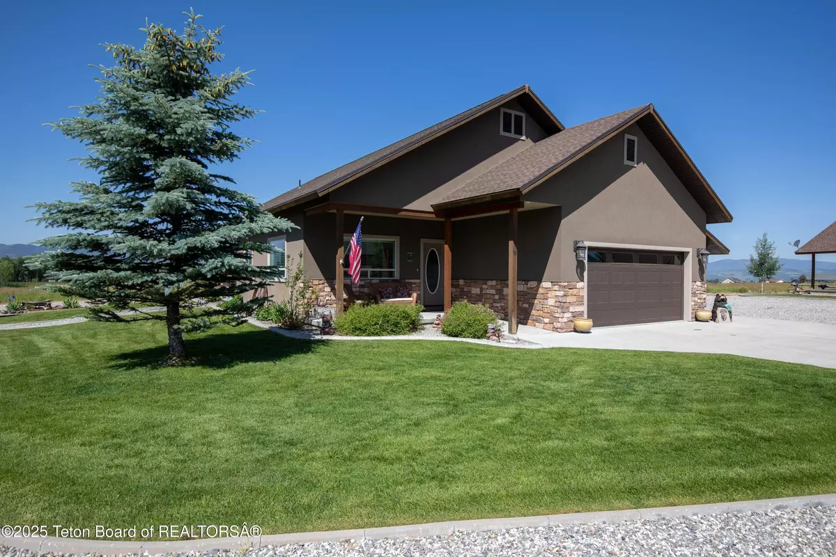 Thayne, WY 83127,98 PINYON Street