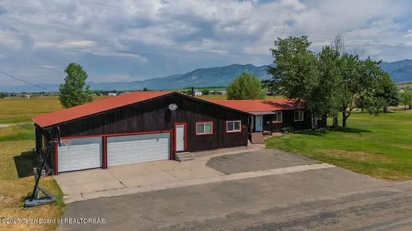 Thayne, WY 83127,390 COUNTRY ROAD 125