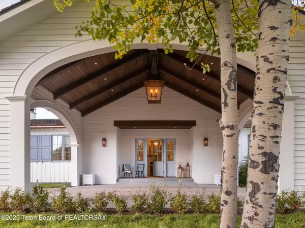 Wilson, WY 83014,5025 SHOSHONE Drive