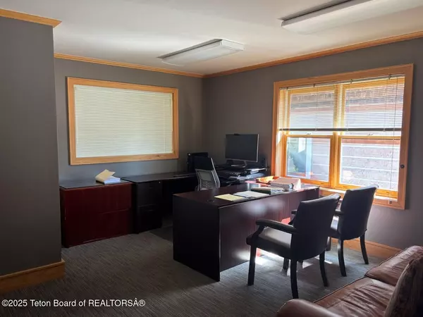 Jackson, WY 83001,40 E SIMPSON Avenue