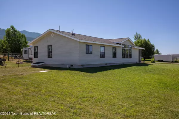 Etna, WY 83118,116 SPUR Loop