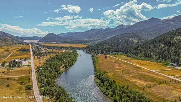 Swan Valley, ID 83449,1096 SNAKE RIVER Road