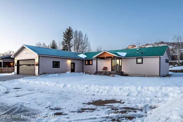 61 E LAKE, Pinedale, WY 82941