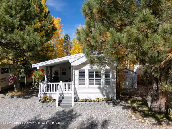 Thayne, WY 83127,378 RIM Road