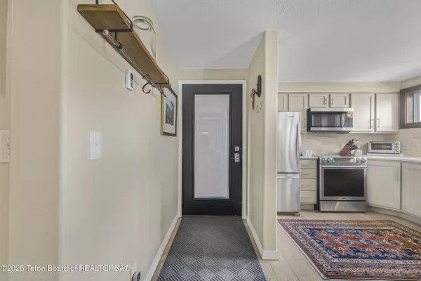 Jackson, WY 83001,750 POWDERHORN #H-2