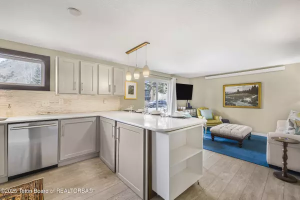 Jackson, WY 83001,750 POWDERHORN #H-2