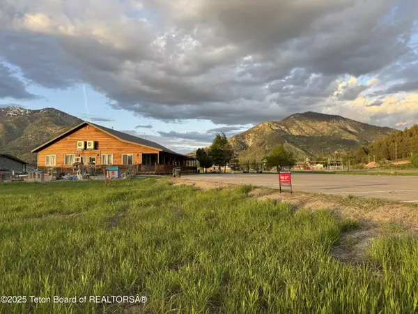 Alpine, WY 83128,270 RIVER Circle