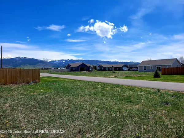 806 CARL Road,  Victor,  ID 83455