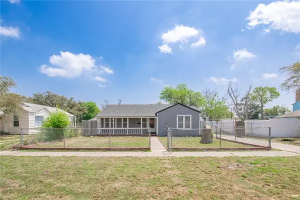 225 S Whitney ST, Aransas Pass, TX 78366